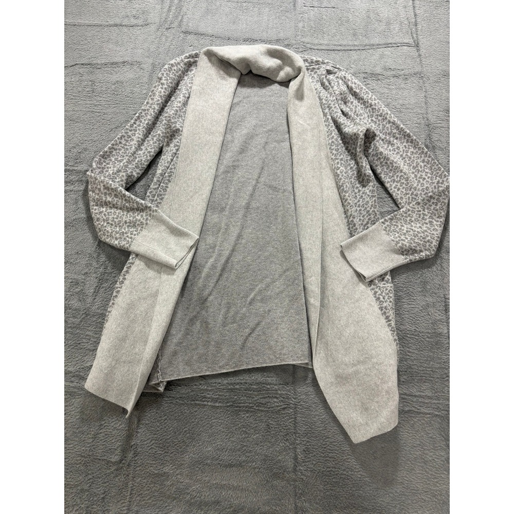 Yet Again Cardigan Womens Medium Gray Animal Print Open‎ Front Shawl Knit